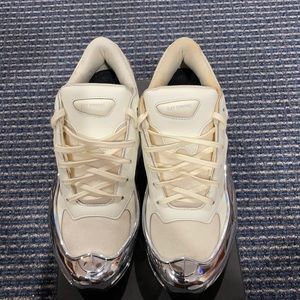 Addias RAF Simmons OZWEEGO SIZE 9.5